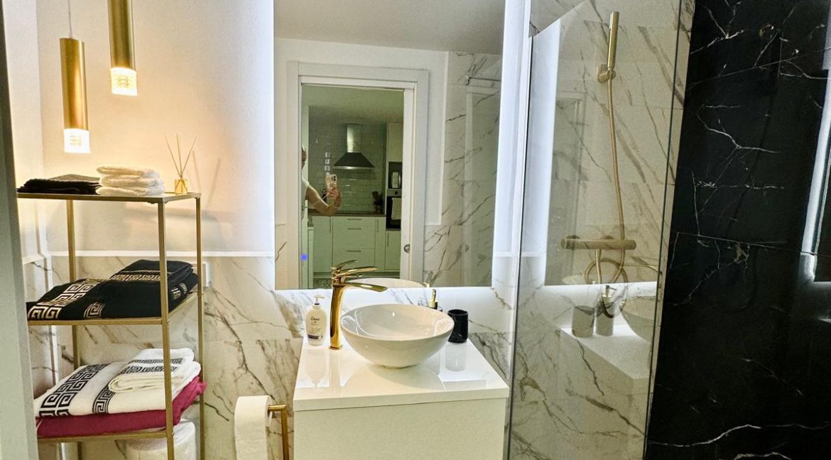 731d9c51-ac5e-4d54-941f-db437a6d5ca0-2