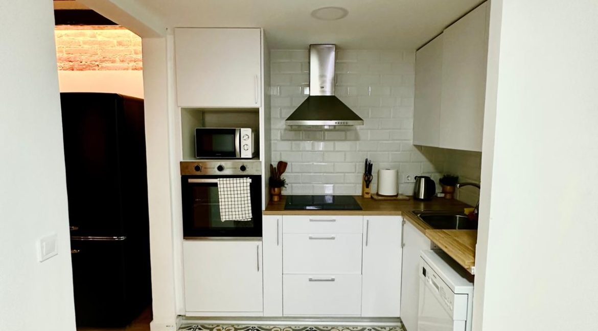 afd7aa1e-6745-4d47-a847-e2c451b8cfa0-2