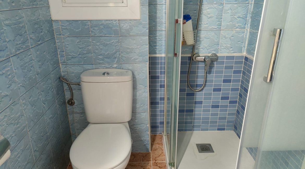 86d04c6c-f77c-4f39-aa1a-24333eb587de